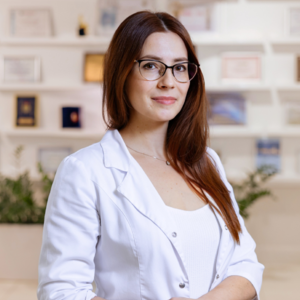Ведущий специалист по интимной пластике, липосакции, флебологии, кандидат медицинских наук Соболева Полина Юрьевна